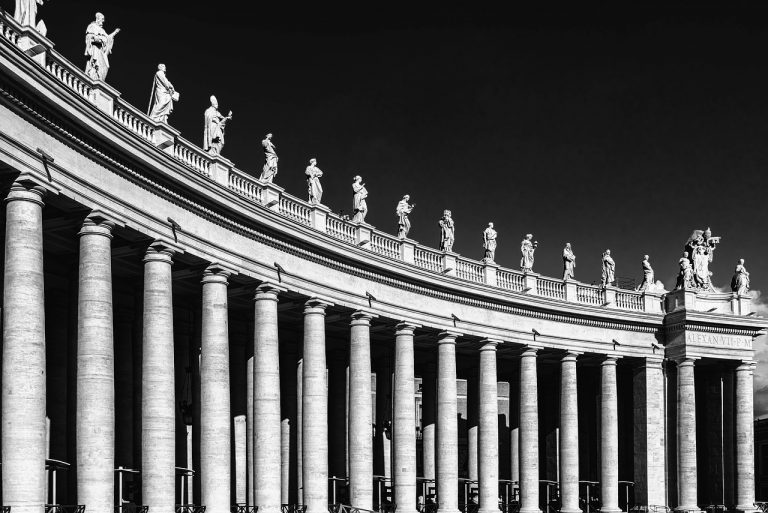 Roman_Catholic_kolumny